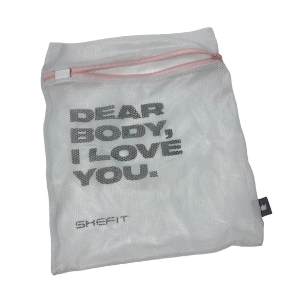 SHEFIT ULTIMATE black SPORTS BRA in black 2Luxe - Picture 6 of 7